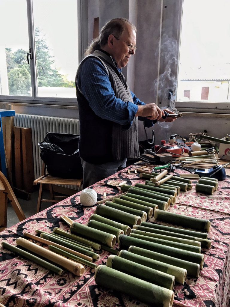 Laboratorio musicale invento strumenti musicali con eneas ludgero da silva al centro ram di treviso villorba veneto